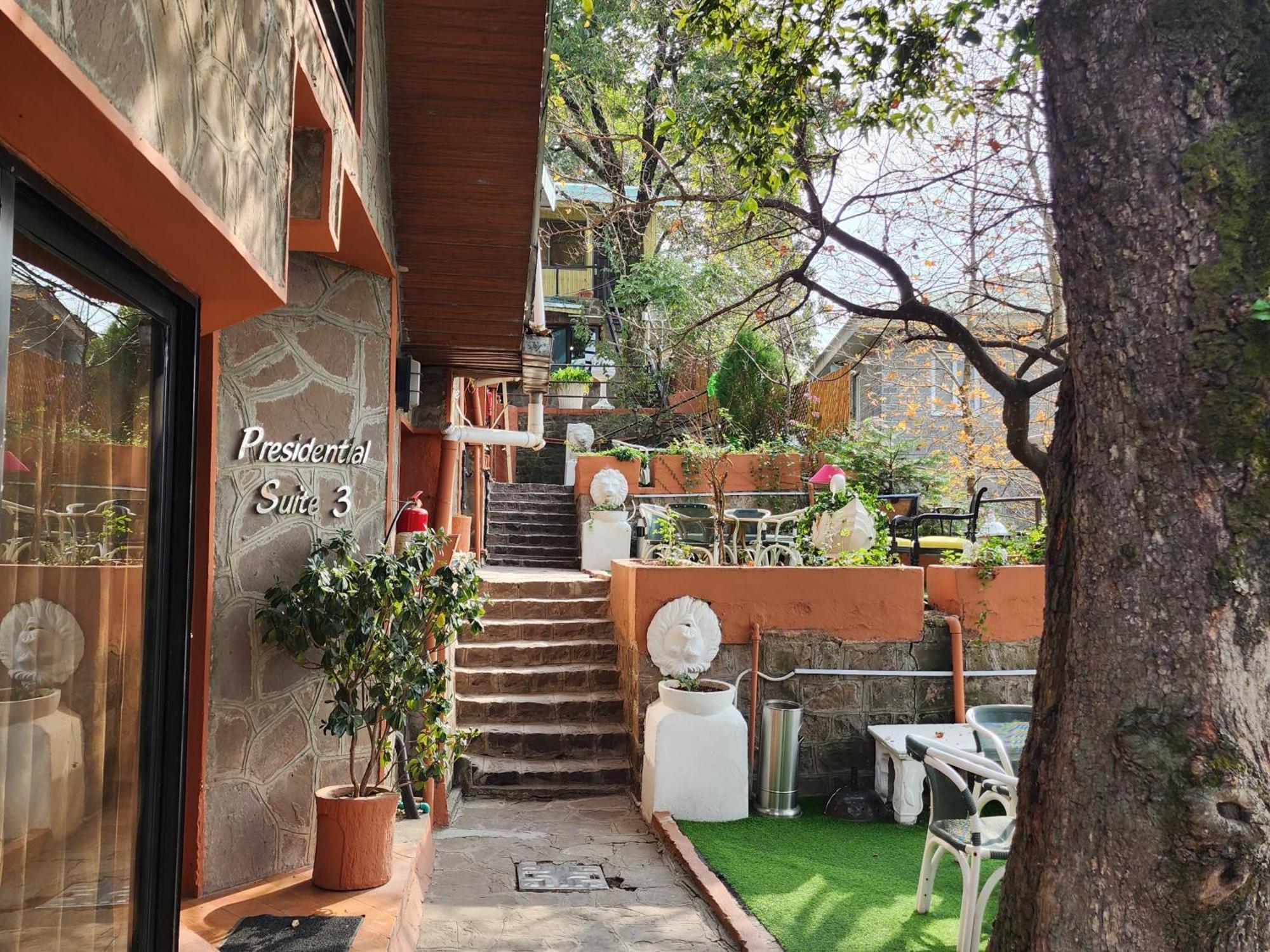 Maisonette Firhill Villas Murree Esterno foto